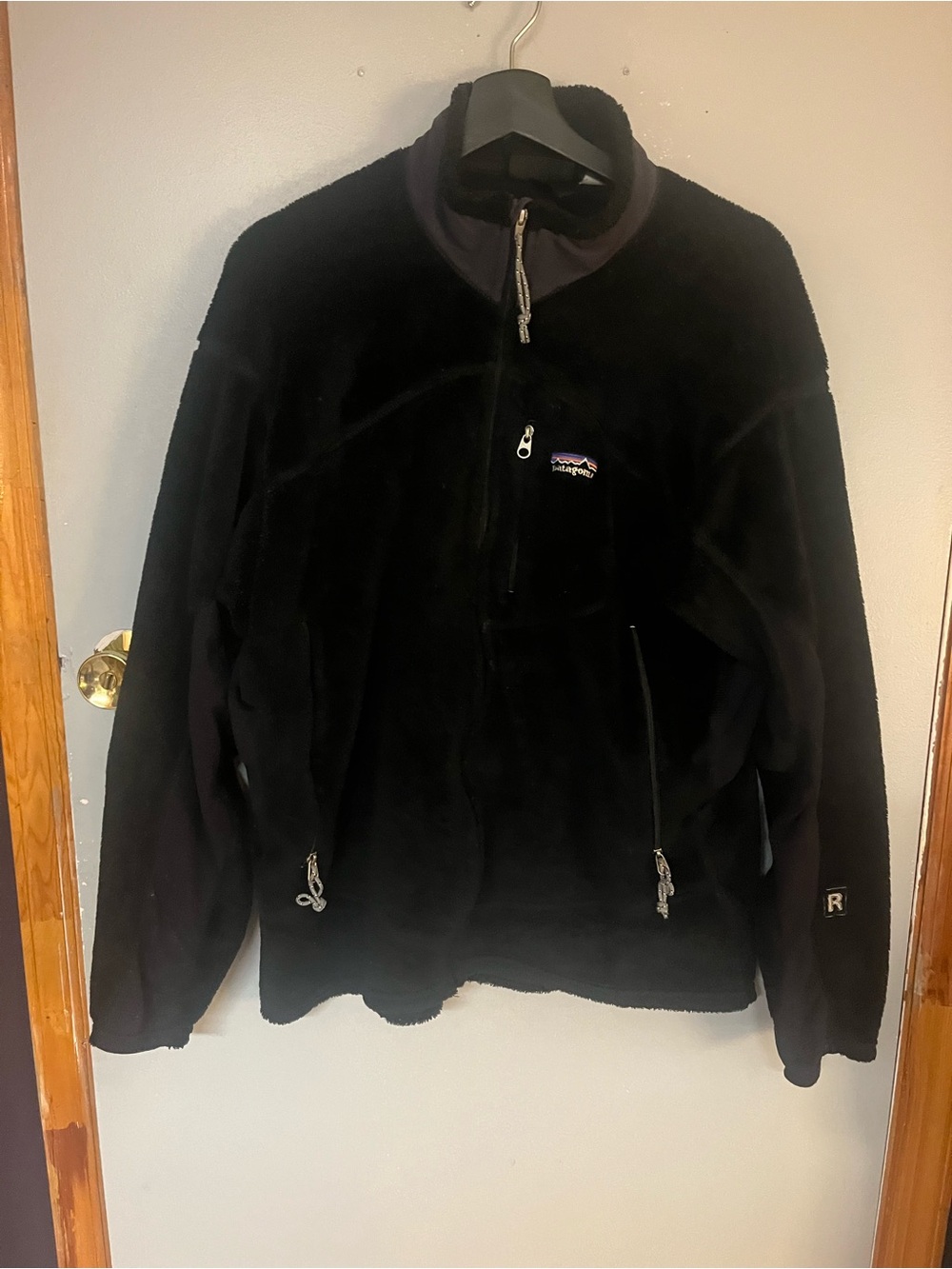 Black Men's Fleece Jacket - Patagonia Style